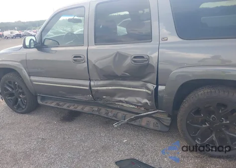 2002 Chevrolet Suburban 1500 Lt z USA, uszkodzony, nr VIN 3GNFK16Z92G267319